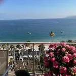Jane De Cannes